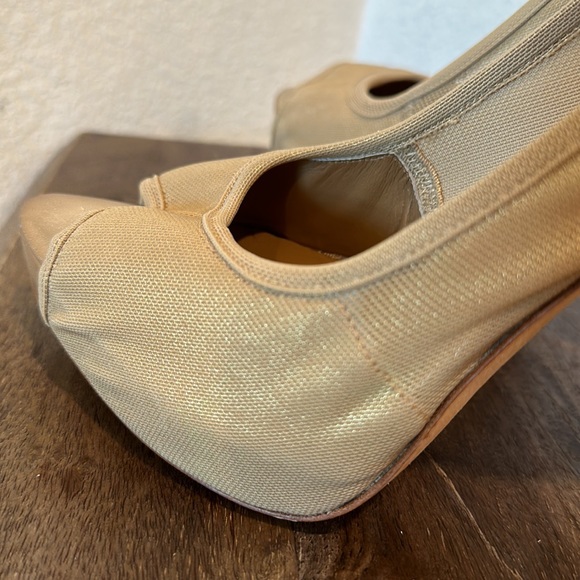 NWT!!!! Report Signature Toluca 2  high heels gold peep toe heels Size 9 - Picture 6 of 10